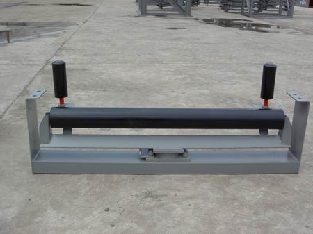 平行調(diào)心托輥組